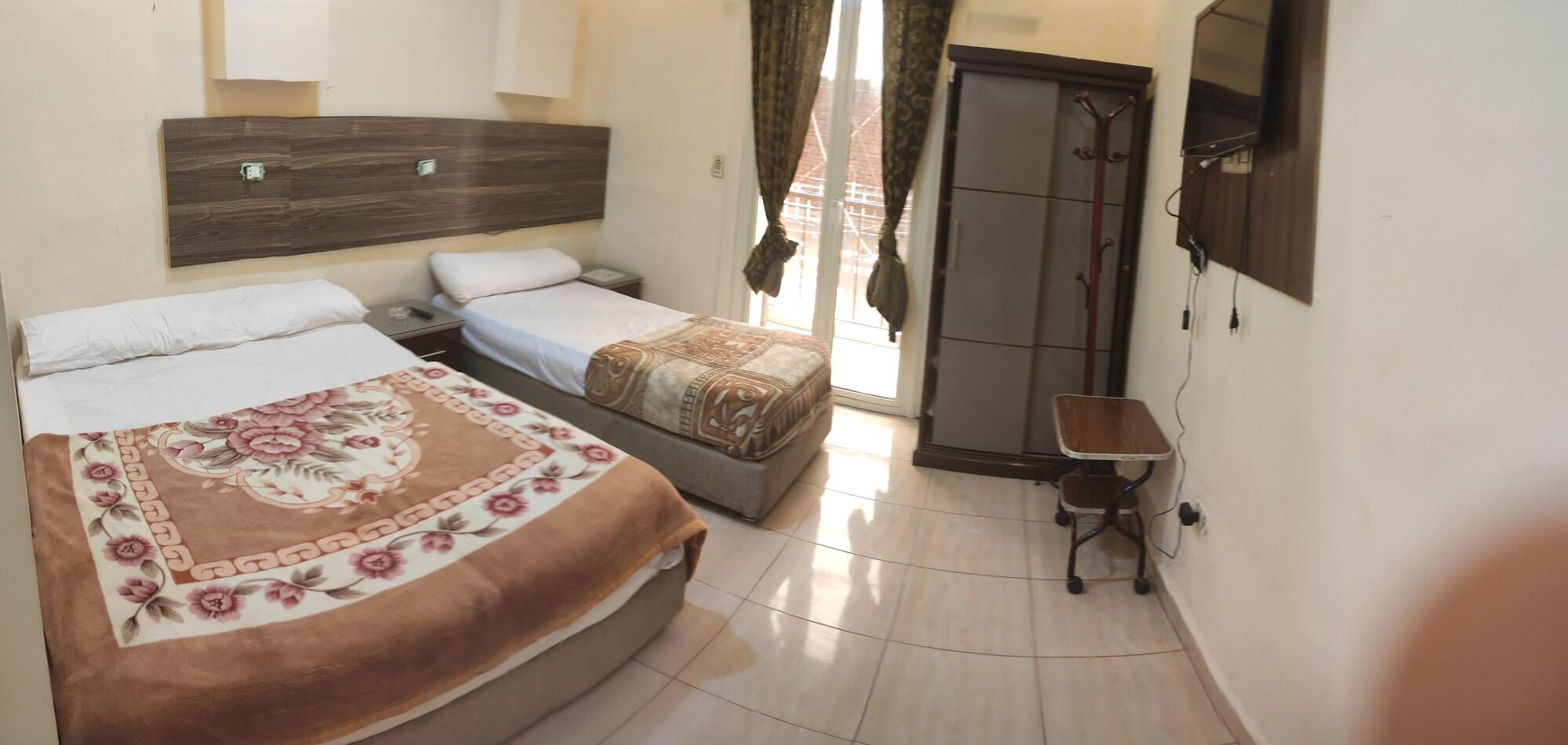The Hotel Emerald Kairo Bagian luar foto