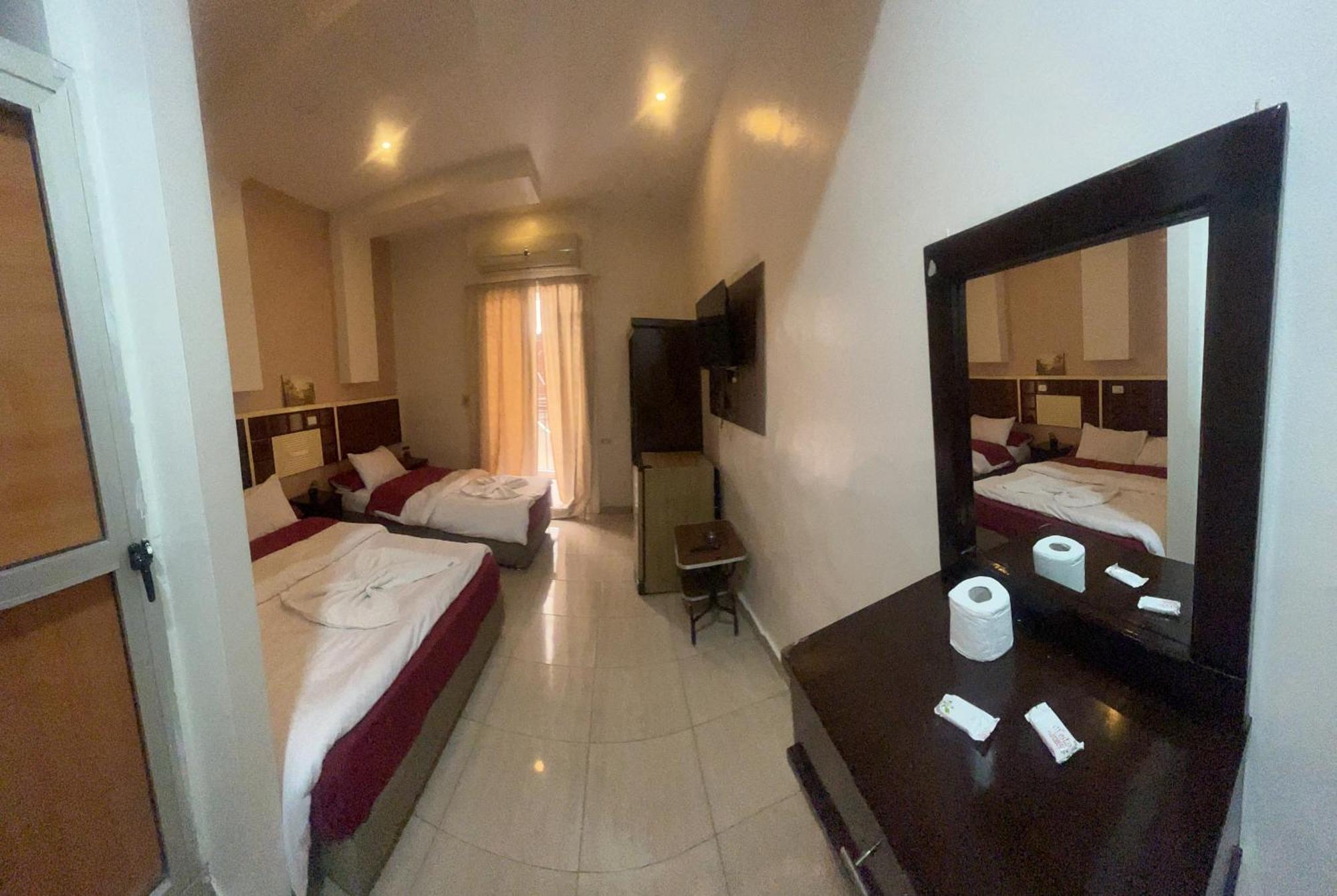 The Hotel Emerald Kairo Bagian luar foto