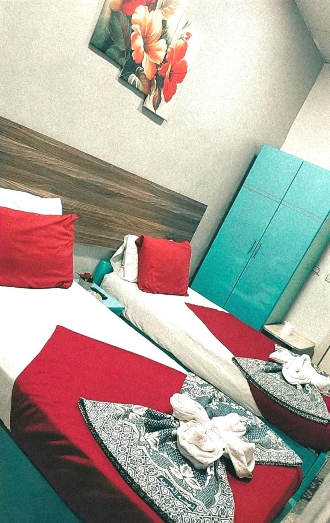 The Hotel Emerald Kairo Bagian luar foto