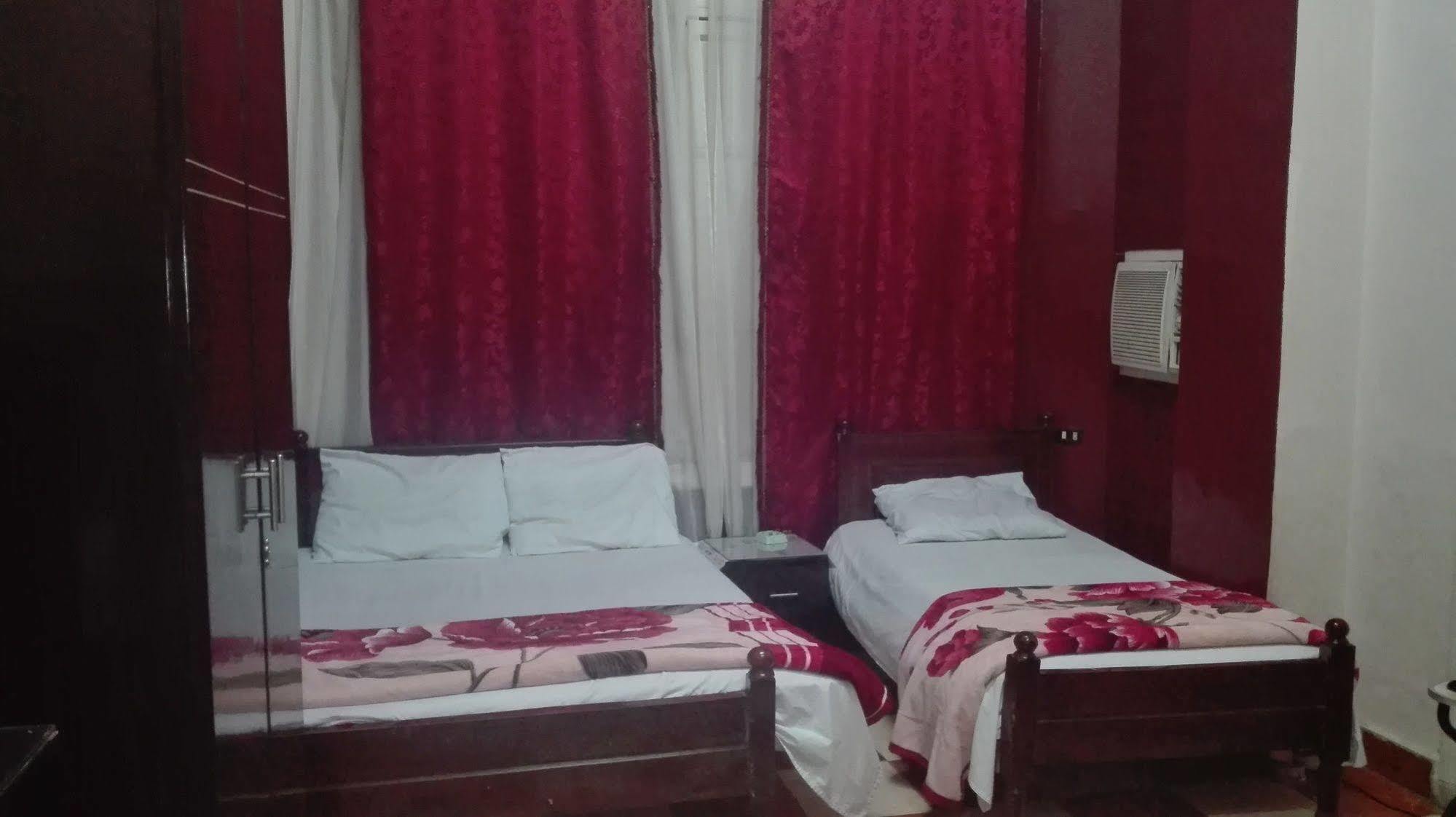 The Hotel Emerald Kairo Bagian luar foto