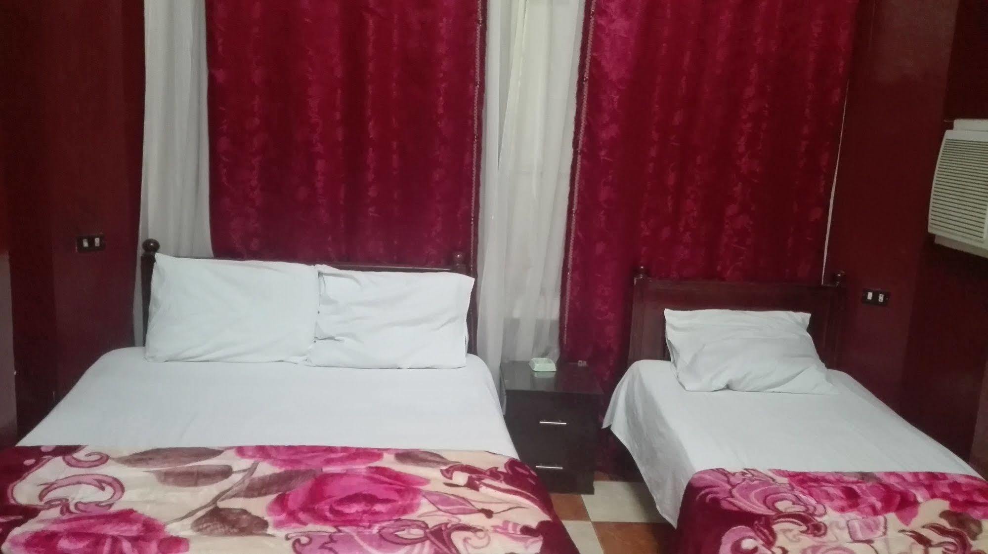 The Hotel Emerald Kairo Bagian luar foto