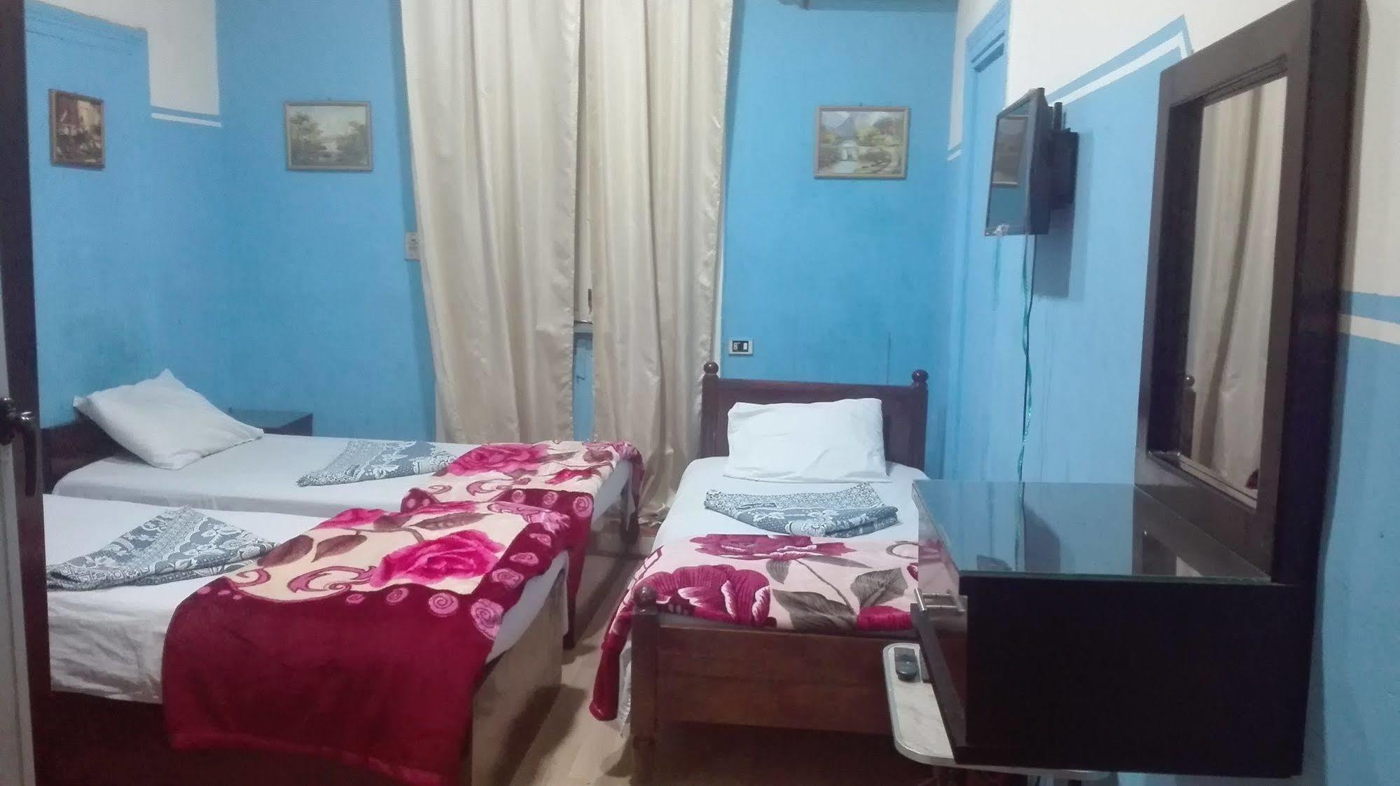 The Hotel Emerald Kairo Bagian luar foto