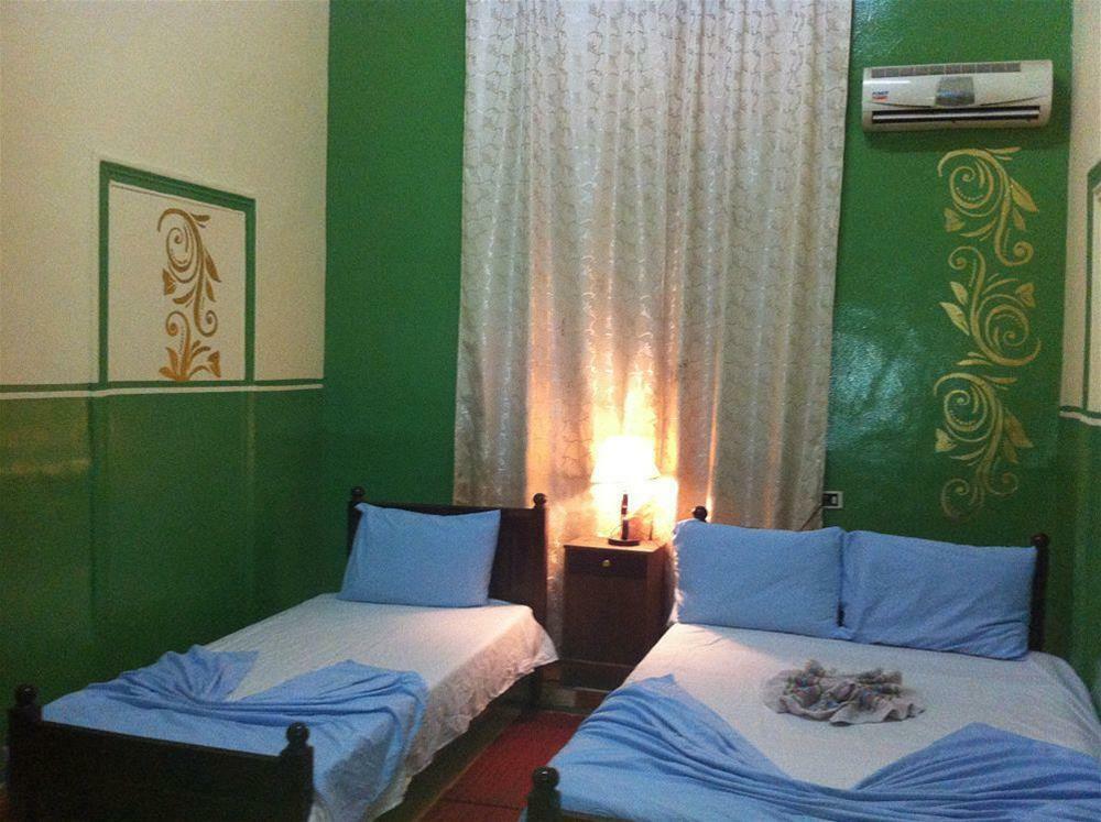 The Hotel Emerald Kairo Bagian luar foto
